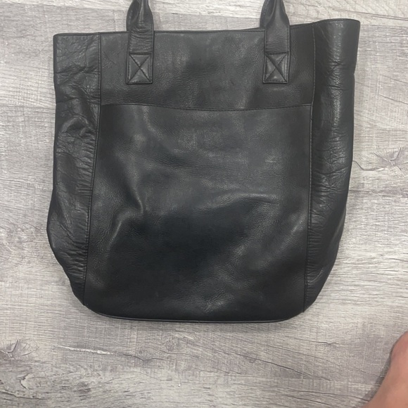 Piel - Picture 2 of 10